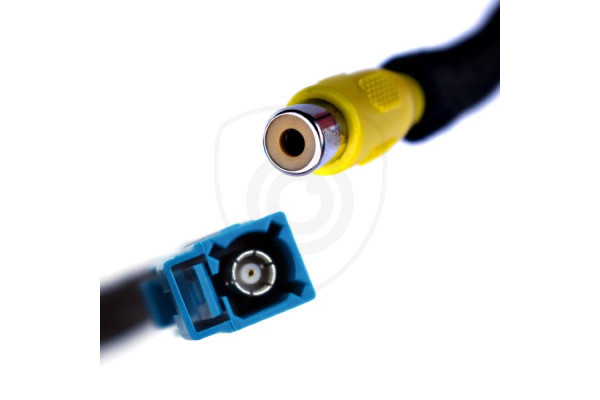 Adapter do podłączenia kamery cofania Fakra RCA