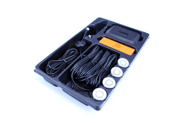 Czujniki parkowania z podłączeniem do kamery cofania