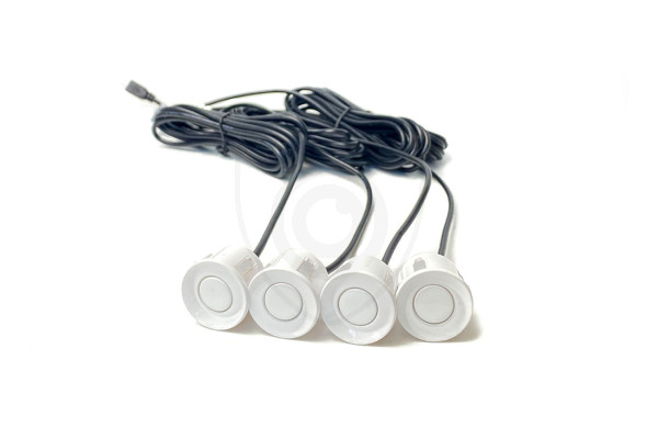 Czujniki parkowania z podłączeniem do kamery cofania