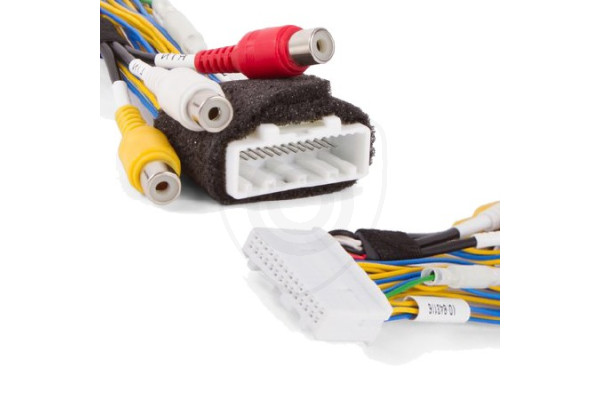 Adapter „Video in Motion” do podłączenia kamery cofania do monitora Toyota Touch 2