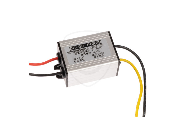 Przetwornica napięcia z 17–100V na 12V (3A) do kamer cofania