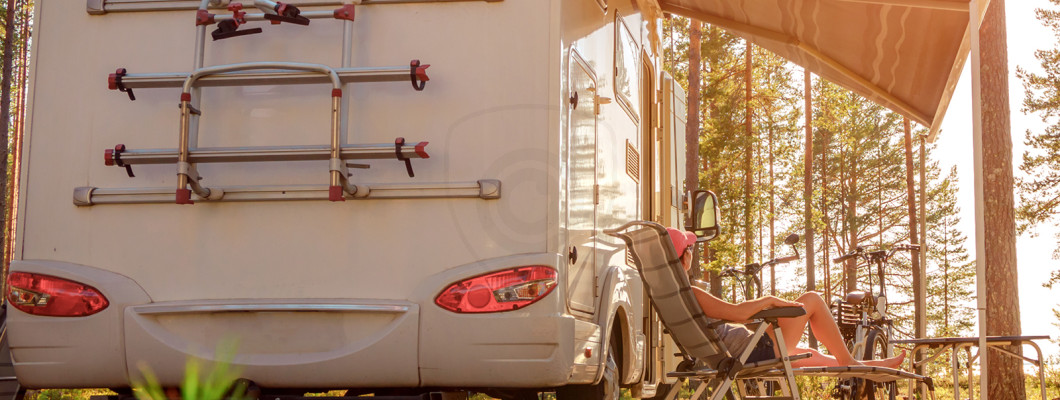 Zastosowanie kamer cofania w kamperach i samochodach kempingowych